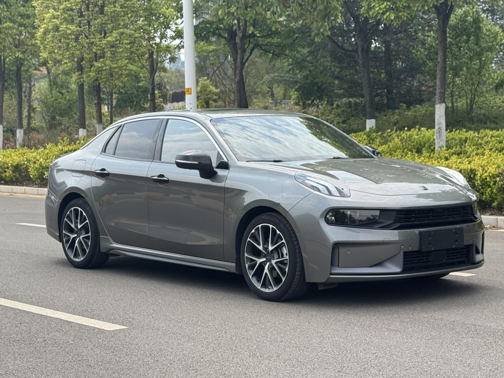 Lynk & Co Lynk & Co 03