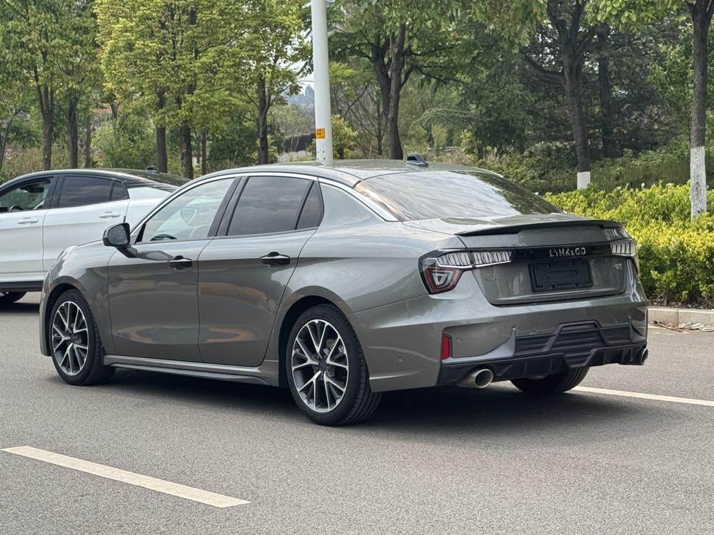 Lynk & Co Lynk & Co 03