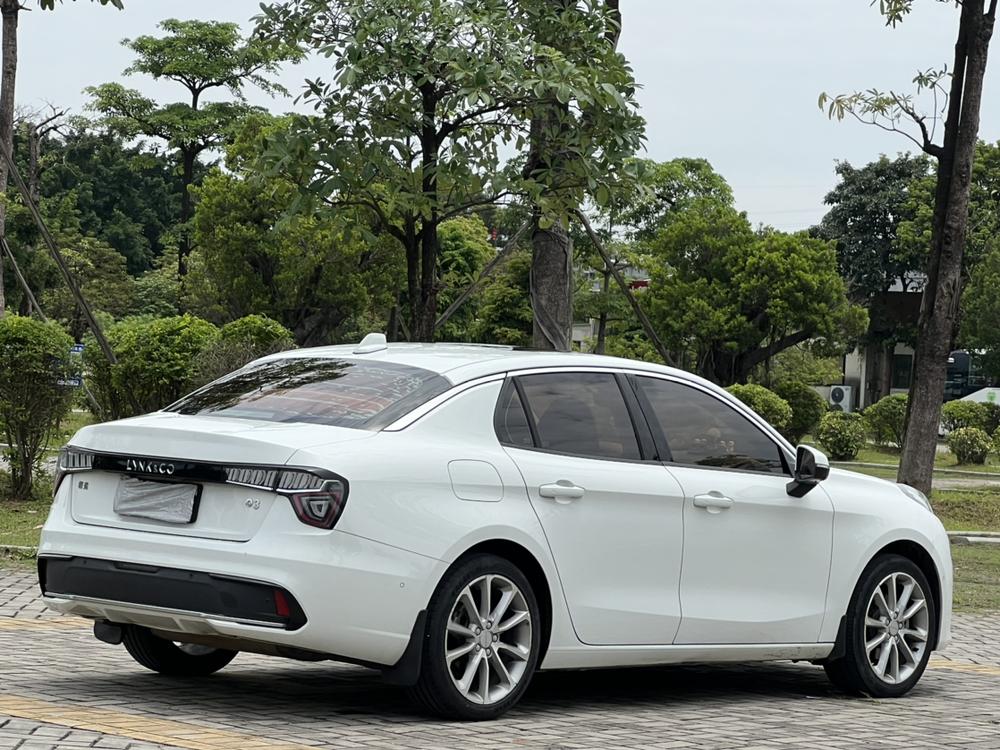 Lynk & Co Lynk & Co 03
