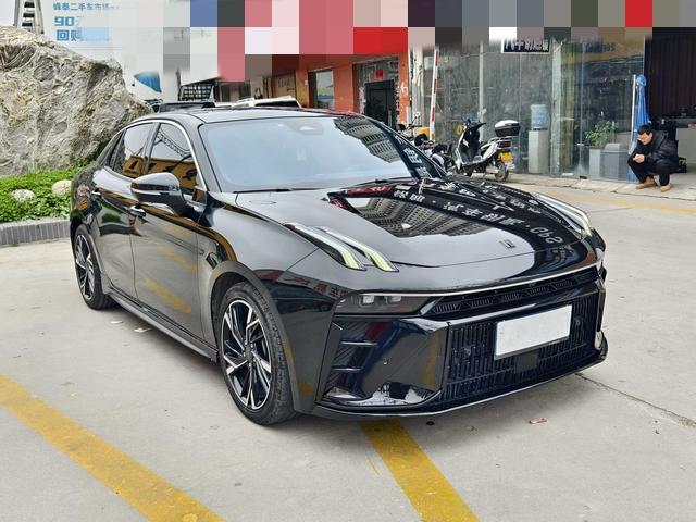 Lynk & Co Lynk & Co 03