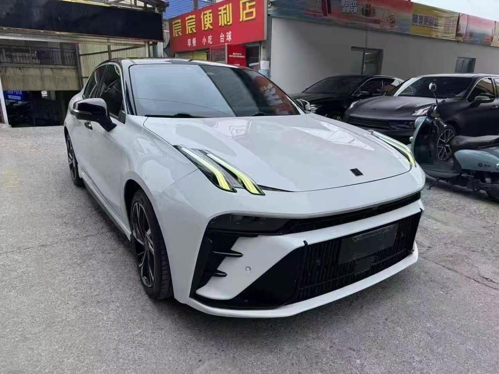 Lynk & Co Lynk & Co 03