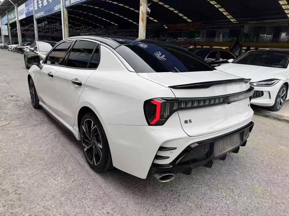 Lynk & Co Lynk & Co 03
