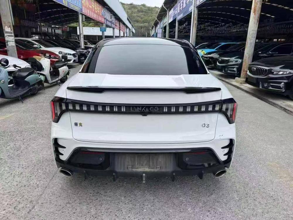 Lynk & Co Lynk & Co 03