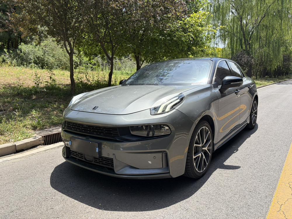 Lynk & Co Lynk & Co 03