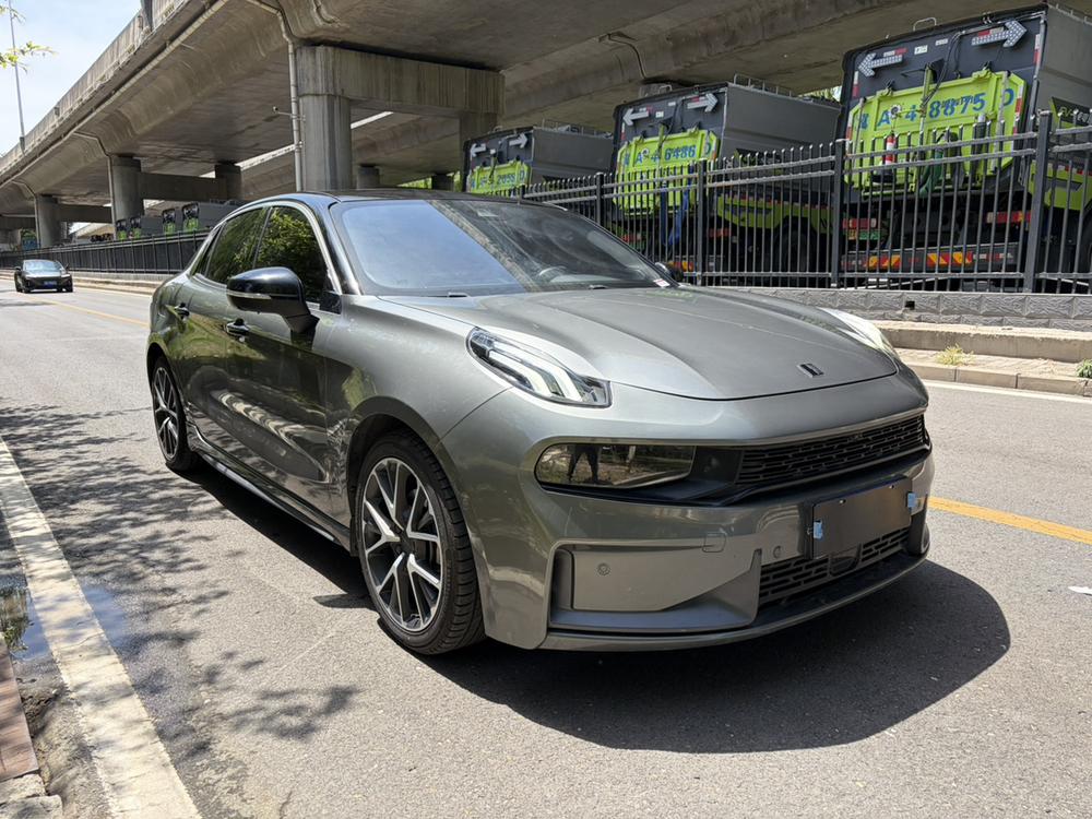 Lynk & Co Lynk & Co 03
