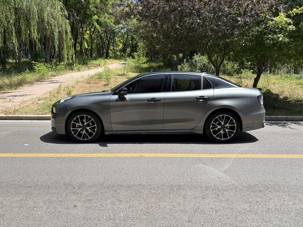 Lynk & Co Lynk & Co 03