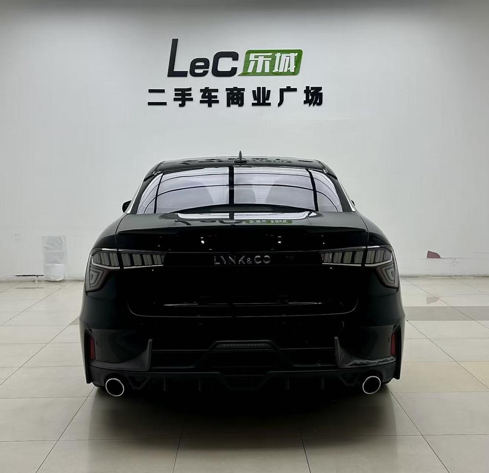 Lynk & Co Lynk & Co 03