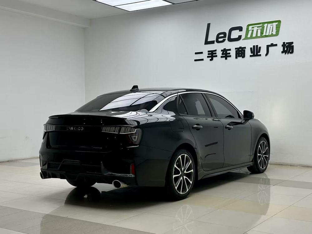 Lynk & Co Lynk & Co 03