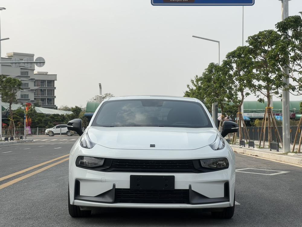 Lynk & Co Lynk & Co 03