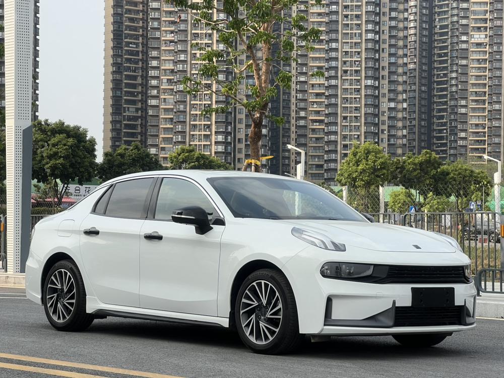 Lynk & Co Lynk & Co 03