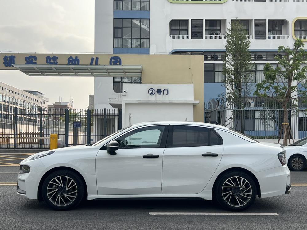 Lynk & Co Lynk & Co 03