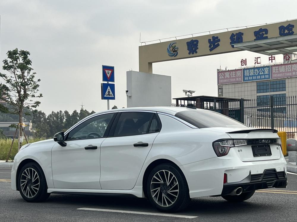 Lynk & Co Lynk & Co 03