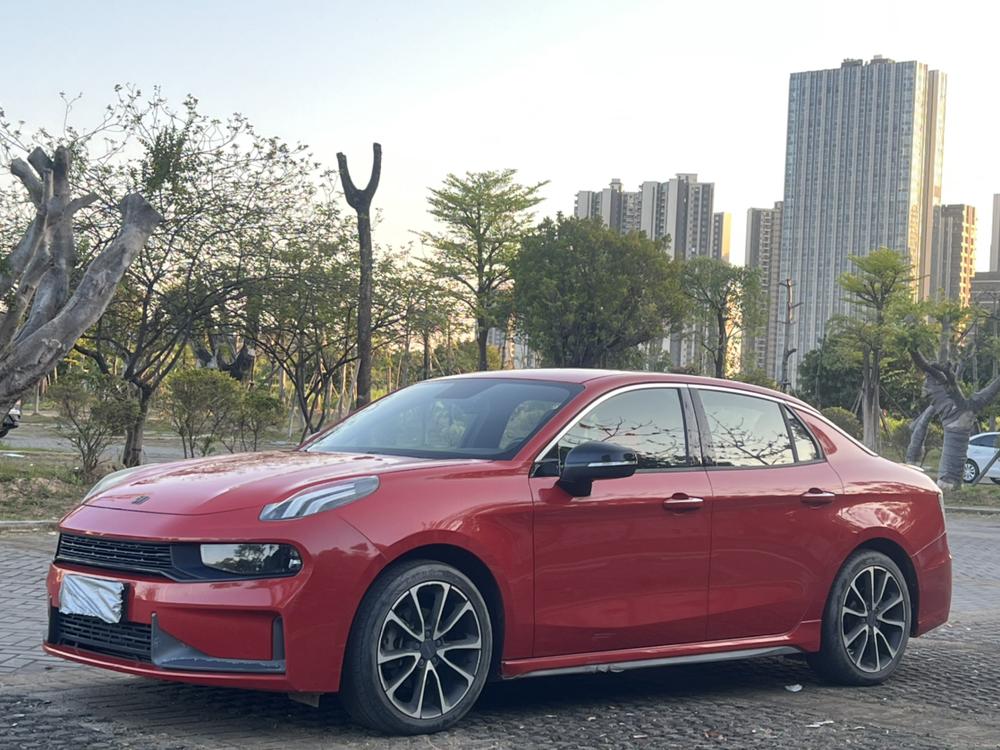 Lynk & Co Lynk & Co 03