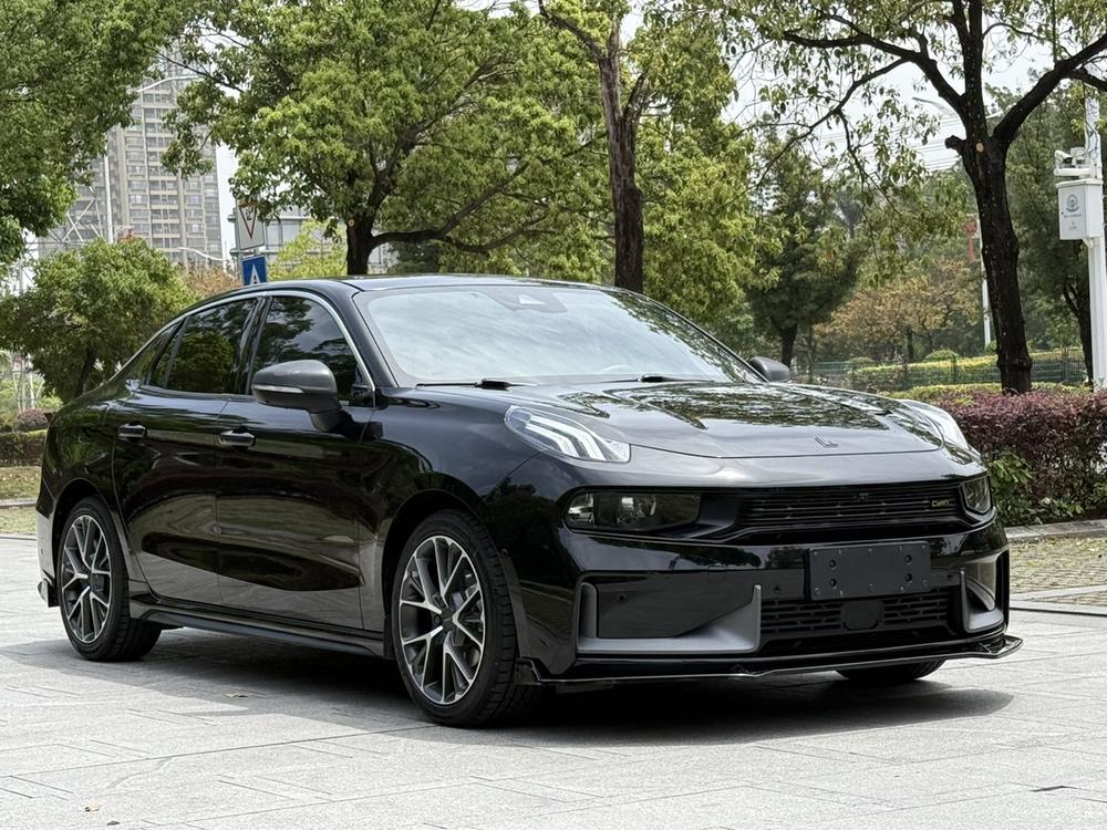 Lynk & Co Lynk & Co 03