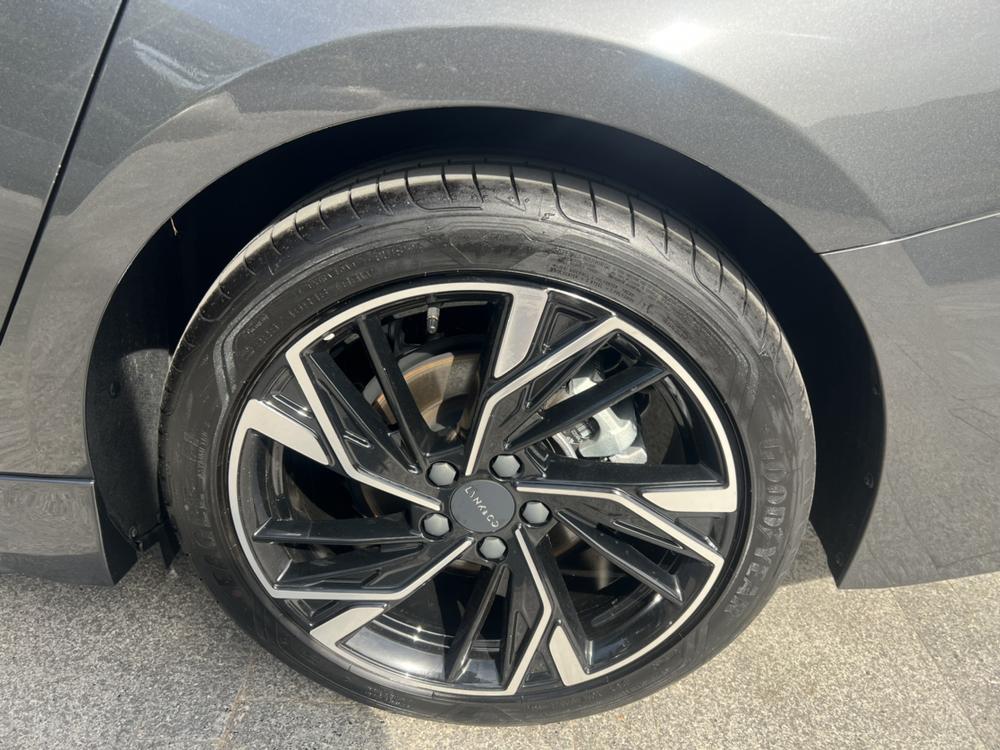 Lynk & Co Lynk & Co 03