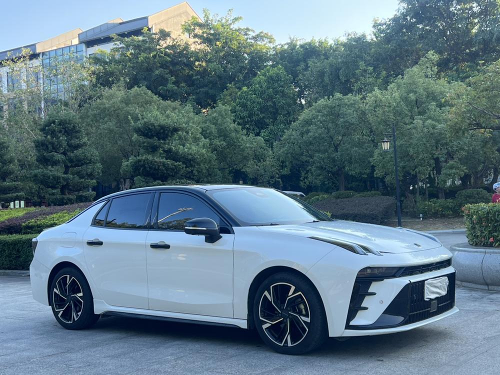 Lynk & Co Lynk & Co 03
