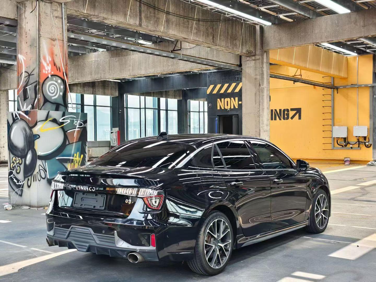 Lynk & Co Lynk & Co 03