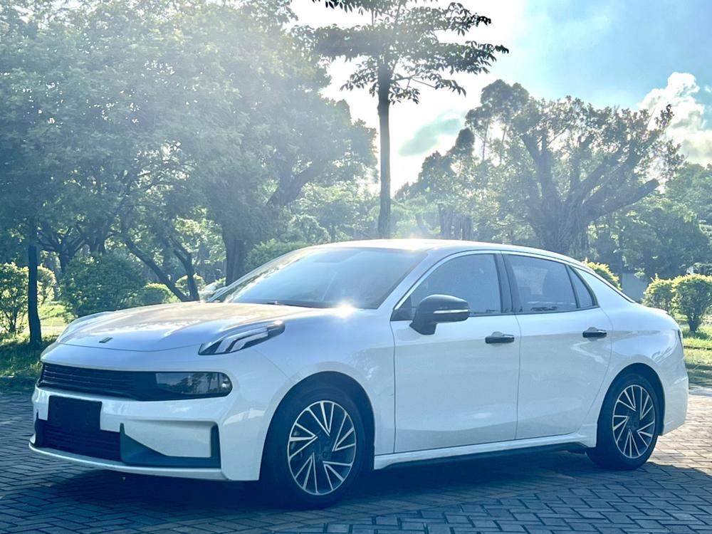 Lynk & Co Lynk & Co 03