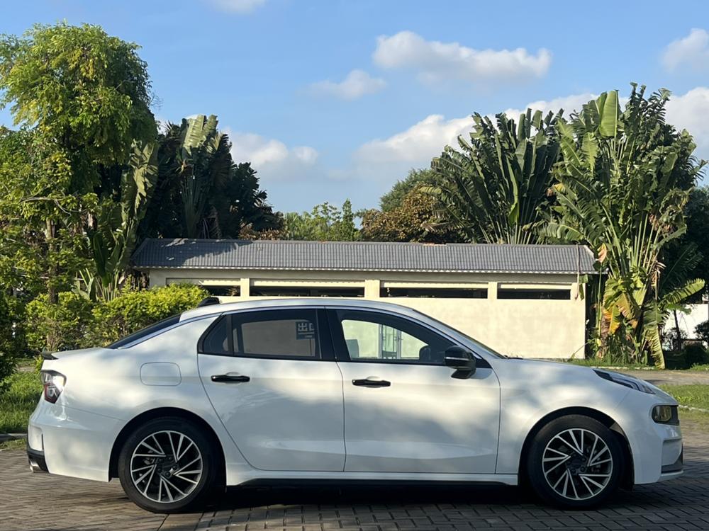 Lynk & Co Lynk & Co 03