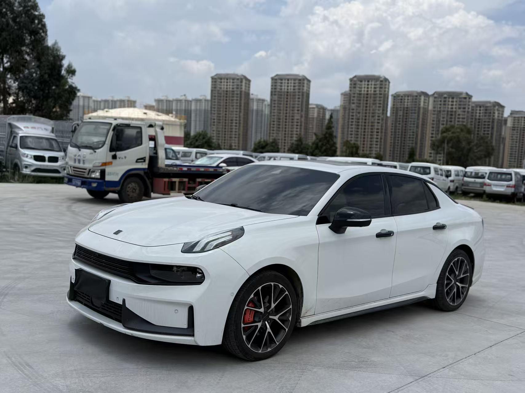 Lynk & Co Lynk & Co 03