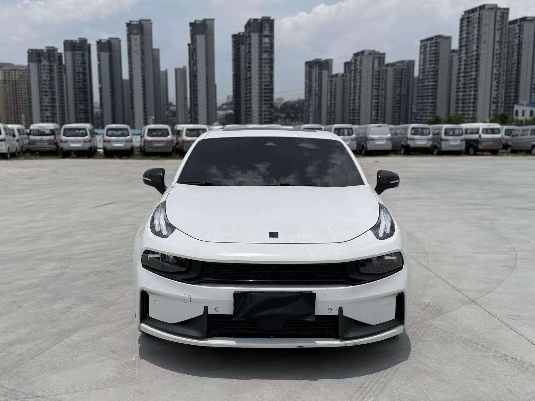 Lynk & Co Lynk & Co 03
