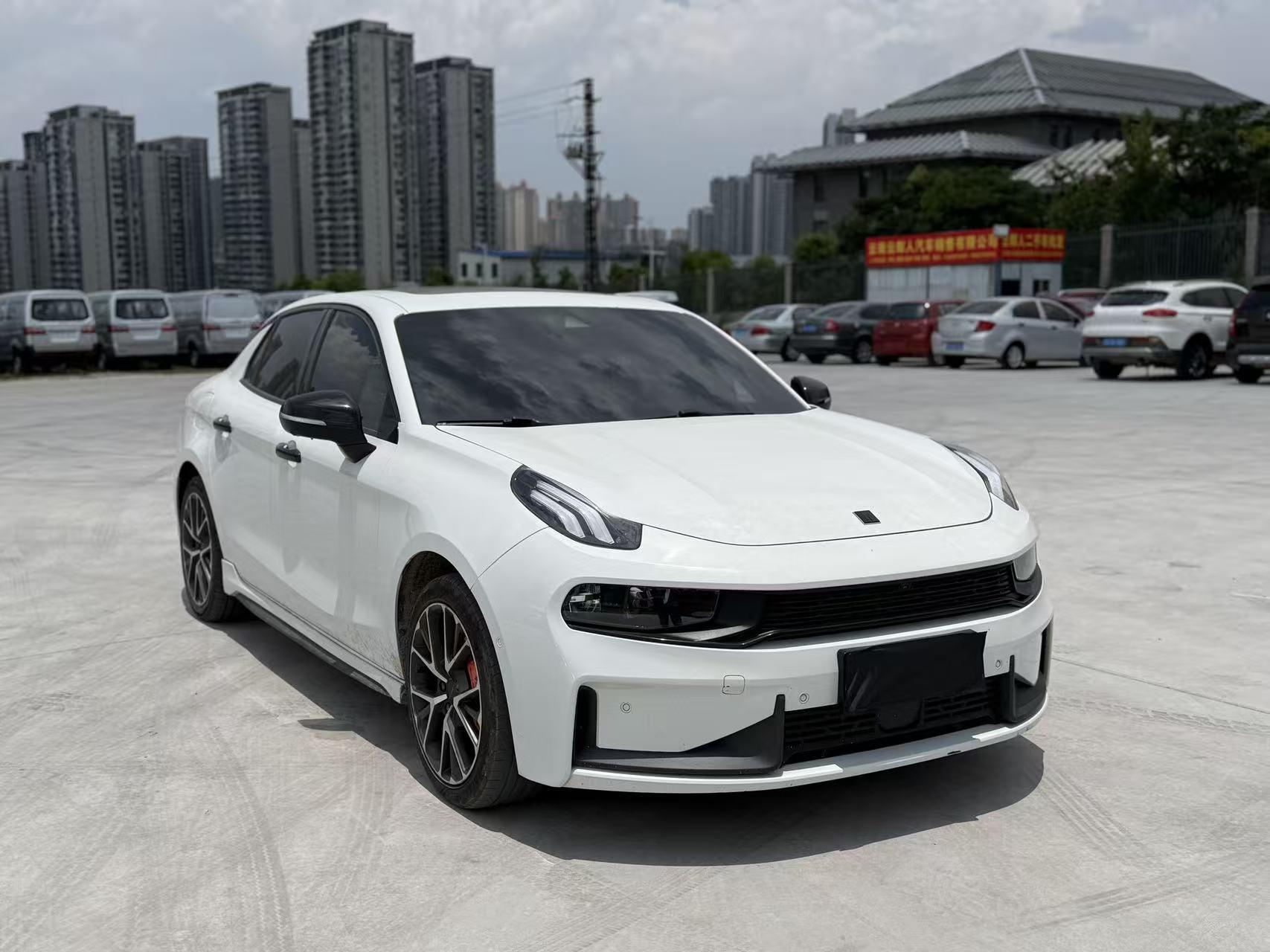 Lynk & Co Lynk & Co 03