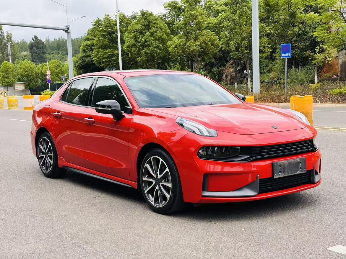Lynk & Co Lynk & Co 03