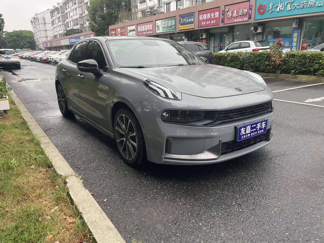 Lynk & Co Lynk & Co 03