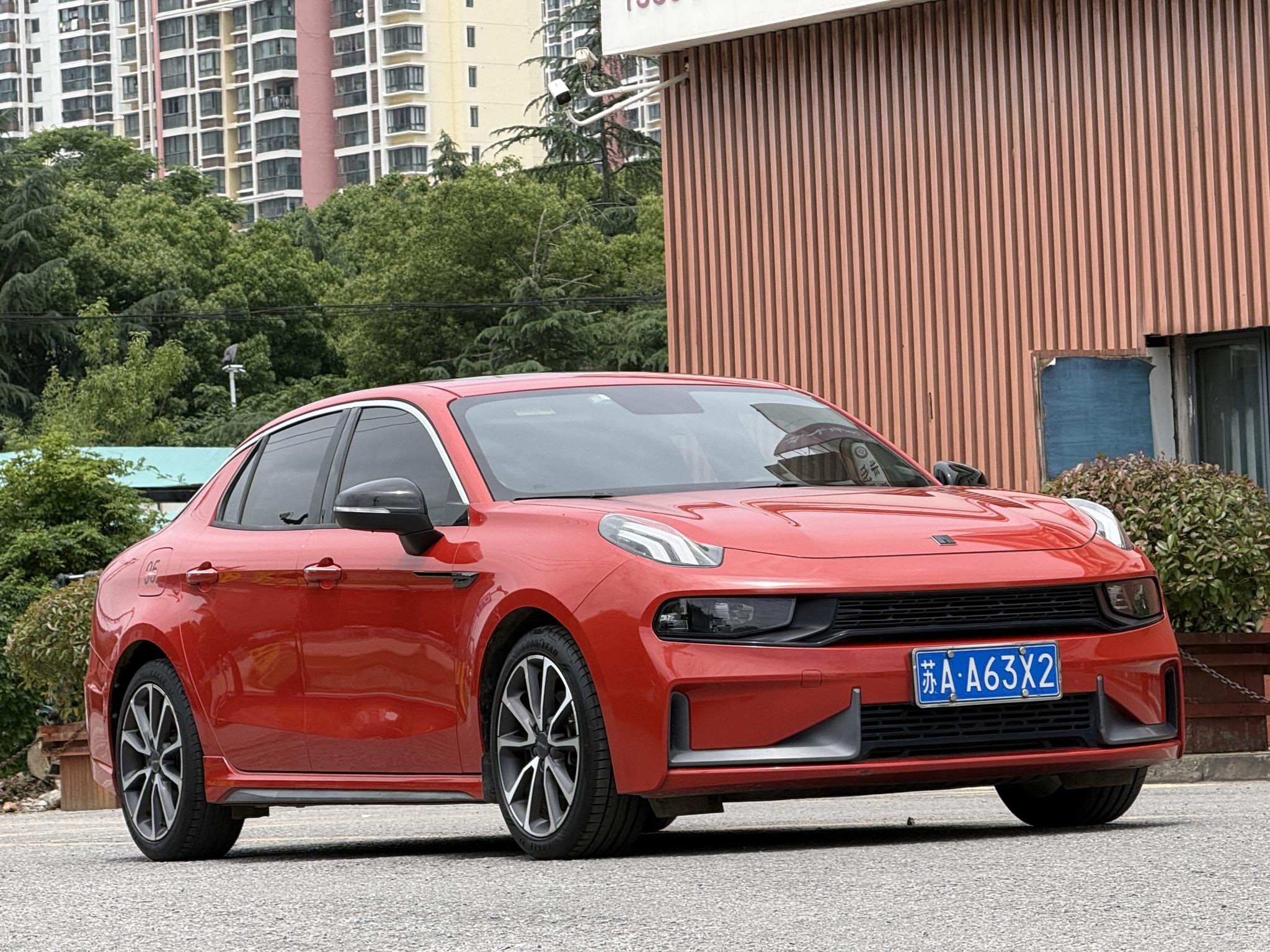 Lynk & Co Lynk & Co 03