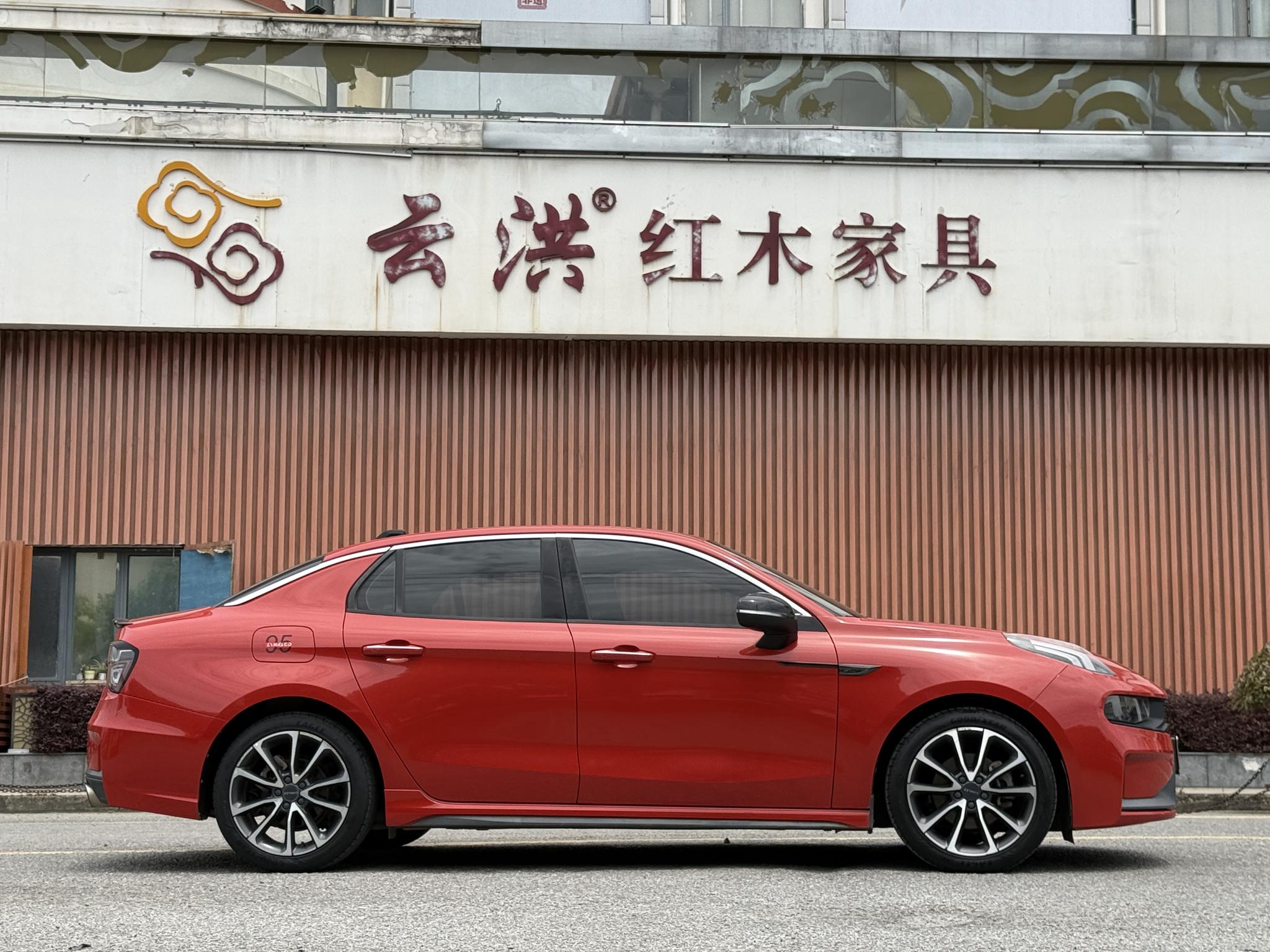 Lynk & Co Lynk & Co 03