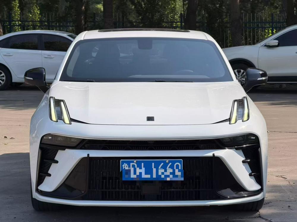 Lynk & Co Lynk & Co 03