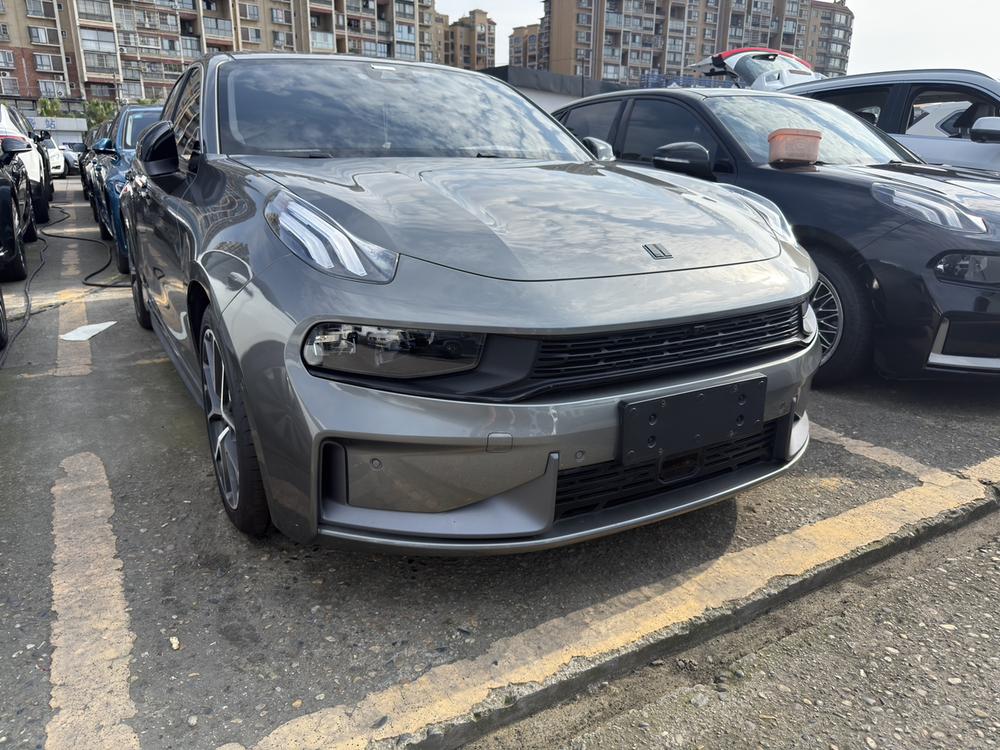Lynk & Co Lynk & Co 03
