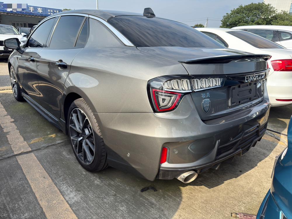 Lynk & Co Lynk & Co 03