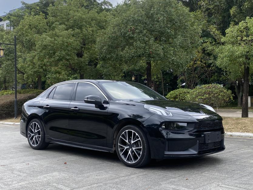 Lynk & Co Lynk & Co 03