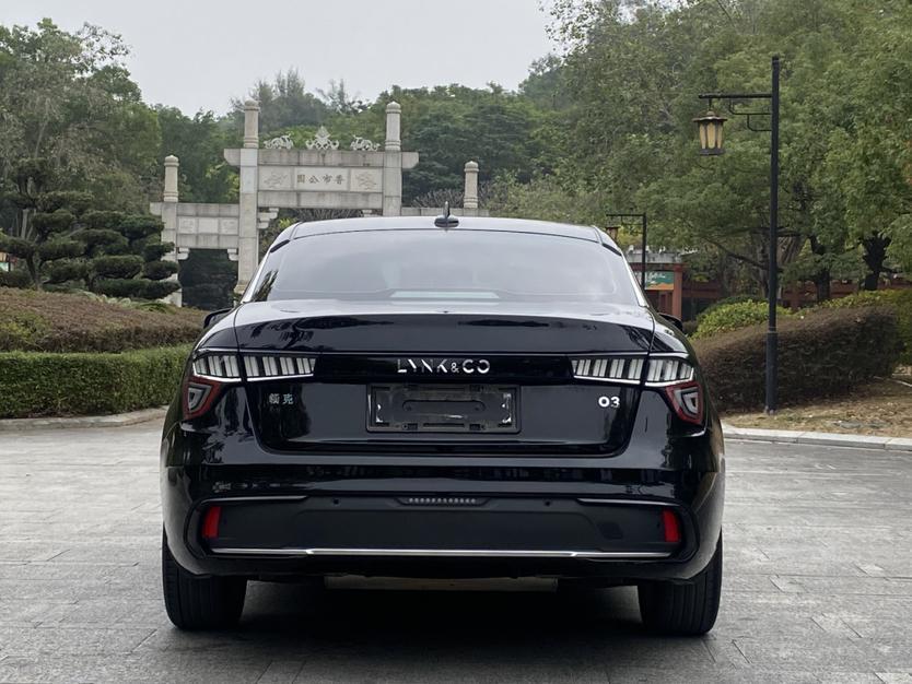 Lynk & Co Lynk & Co 03