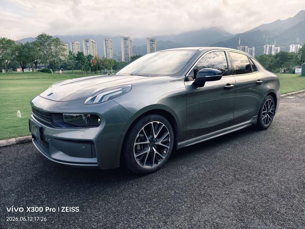Lynk & Co Lynk & Co 03