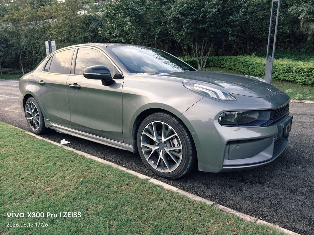 Lynk & Co Lynk & Co 03