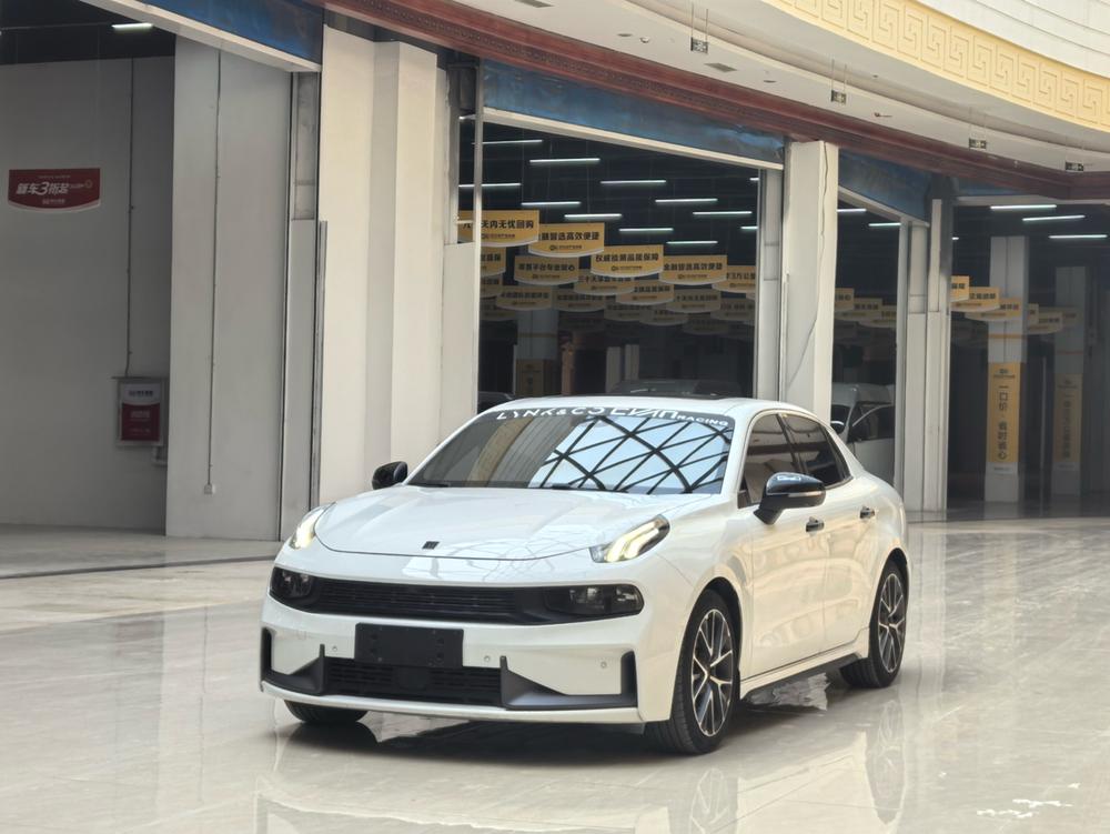 Lynk & Co Lynk & Co 03