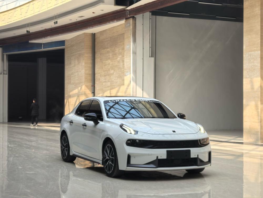 Lynk & Co Lynk & Co 03