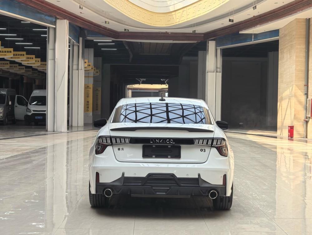 Lynk & Co Lynk & Co 03