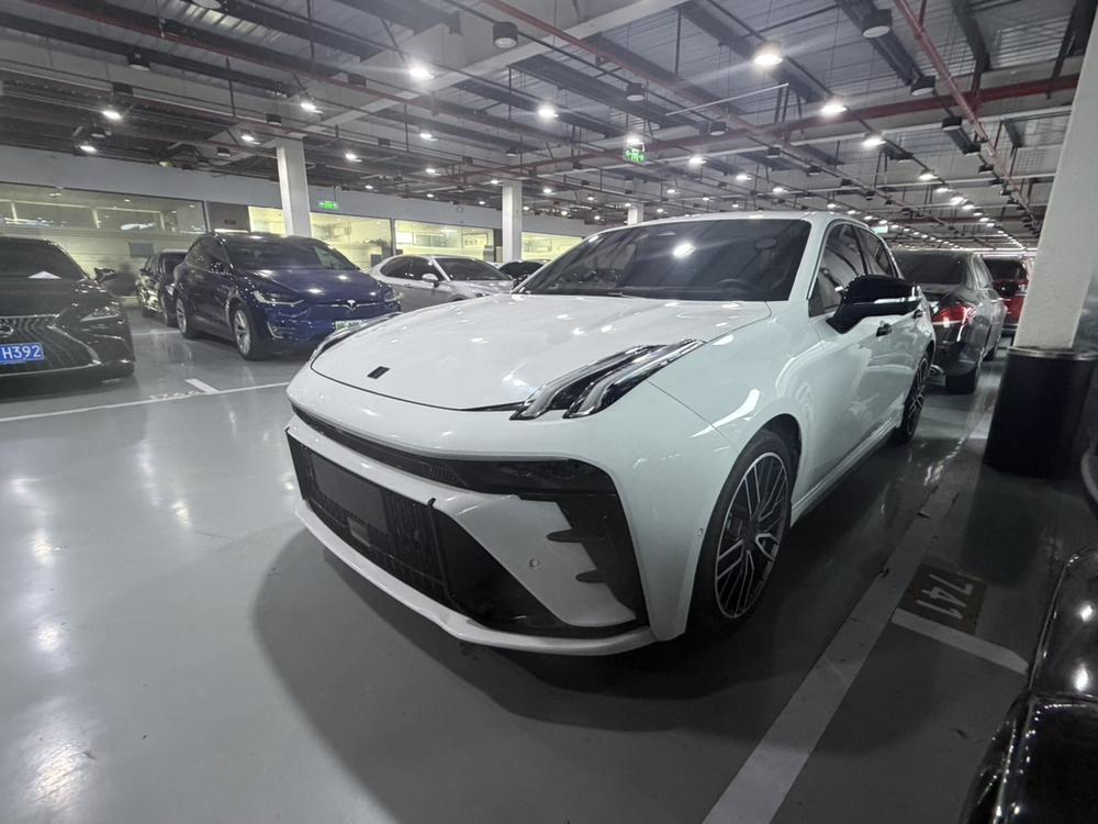 Lynk & Co Lynk & Co 03