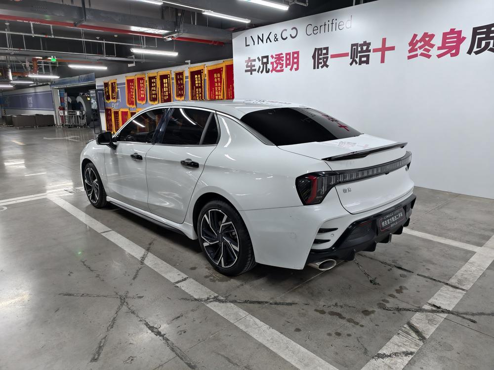 Lynk & Co Lynk & Co 03