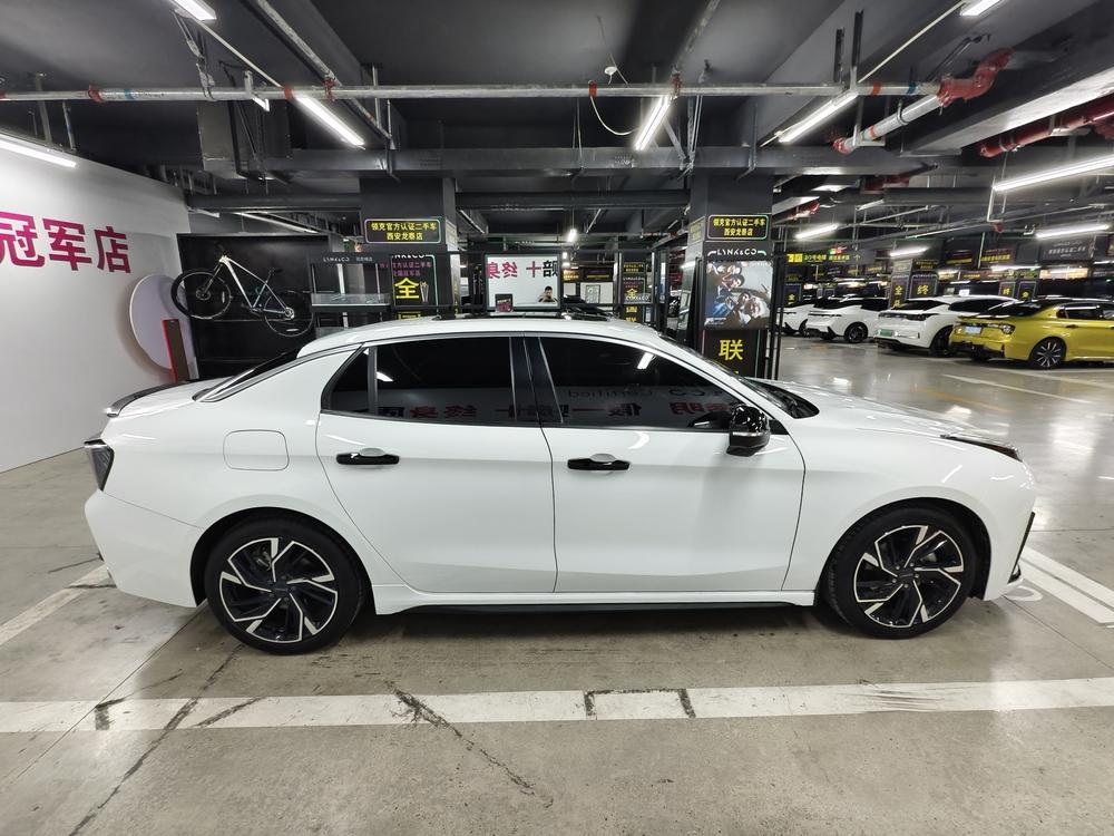 Lynk & Co Lynk & Co 03