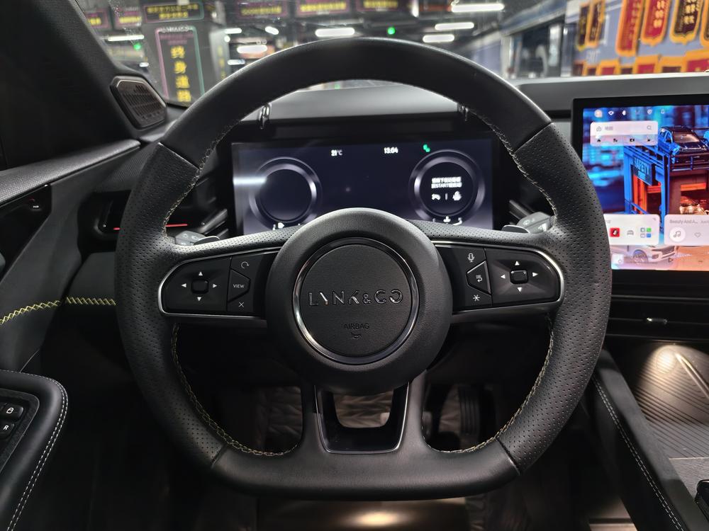 Lynk & Co Lynk & Co 03