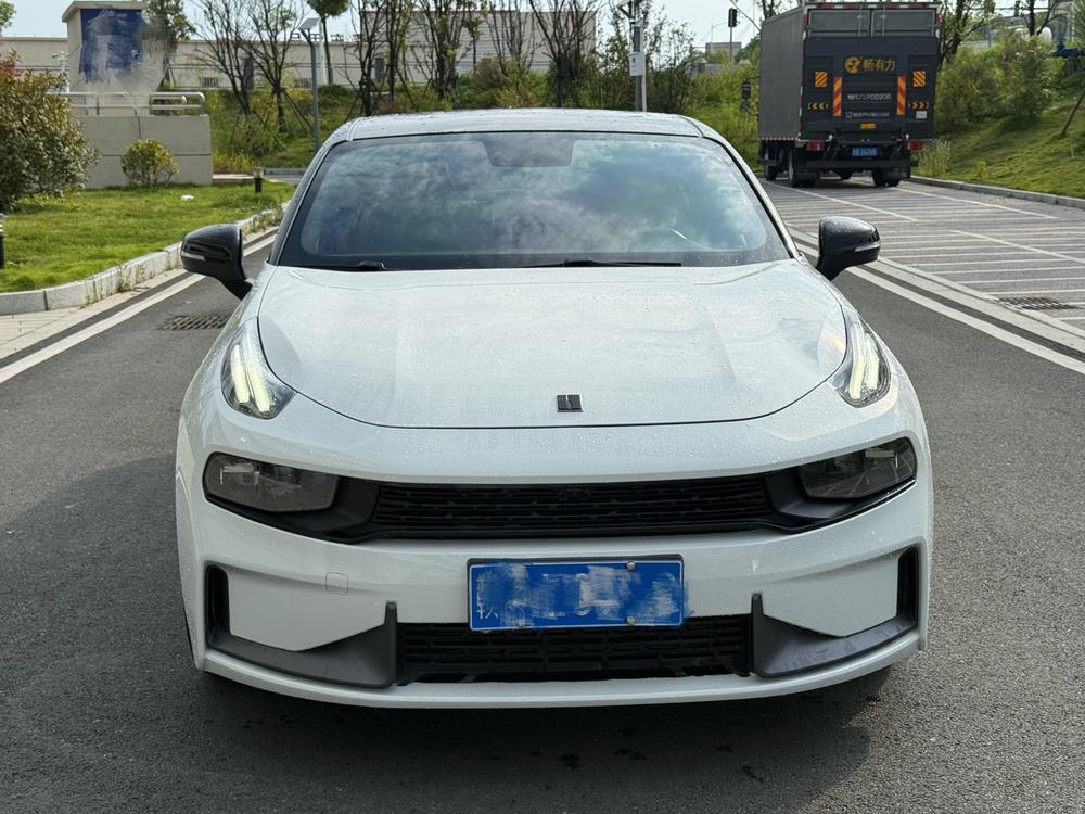 Lynk & Co Lynk & Co 03