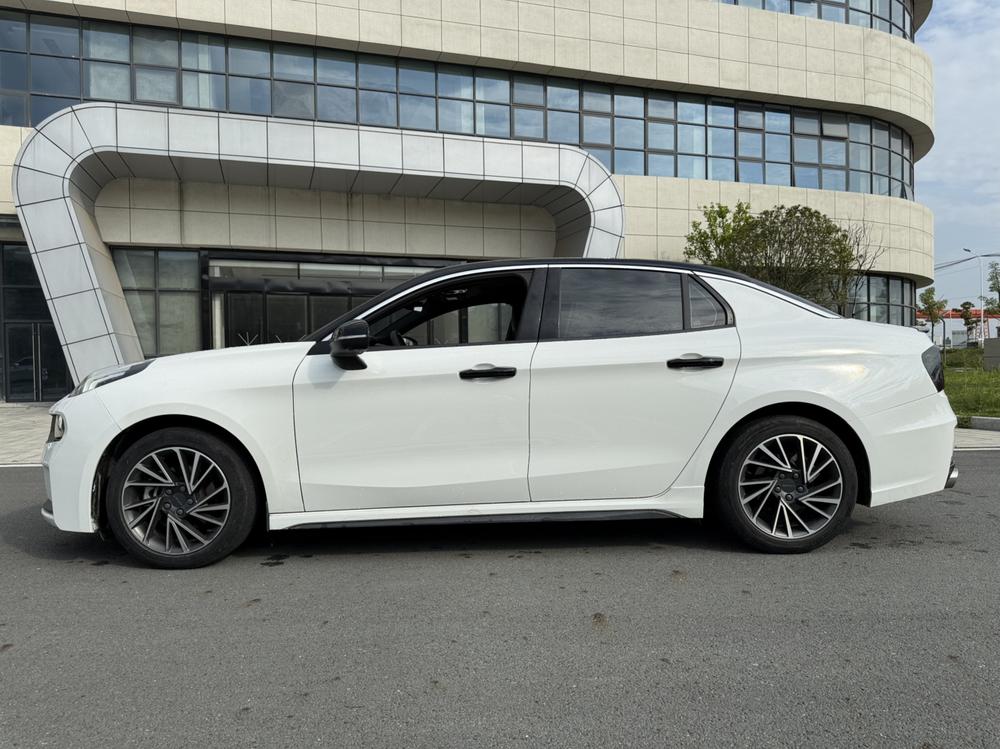 Lynk & Co Lynk & Co 03
