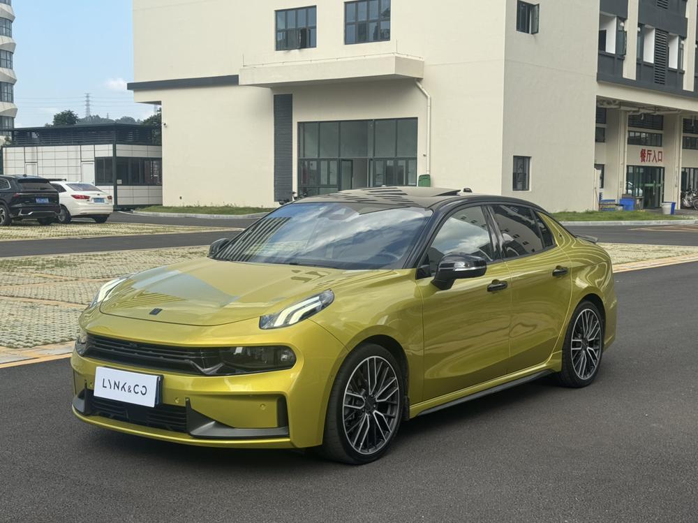 Lynk & Co Lynk & Co 03