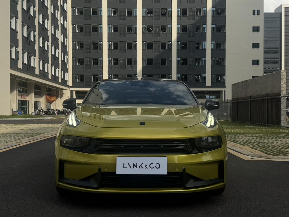 Lynk & Co Lynk & Co 03