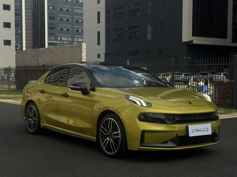 Lynk & Co Lynk & Co 03