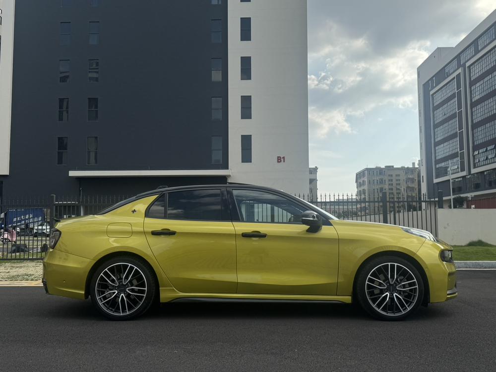 Lynk & Co Lynk & Co 03